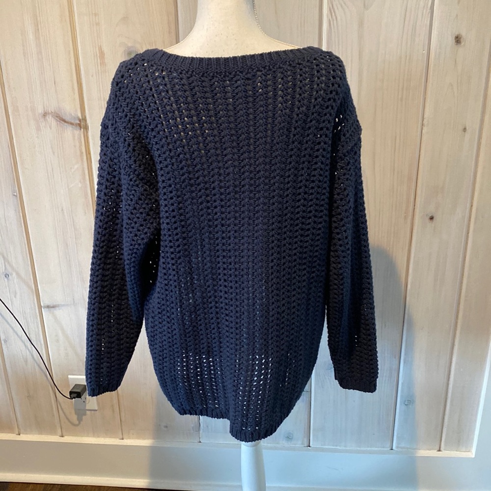 Navy LL Bean signature sweater - Picture 2 of 4